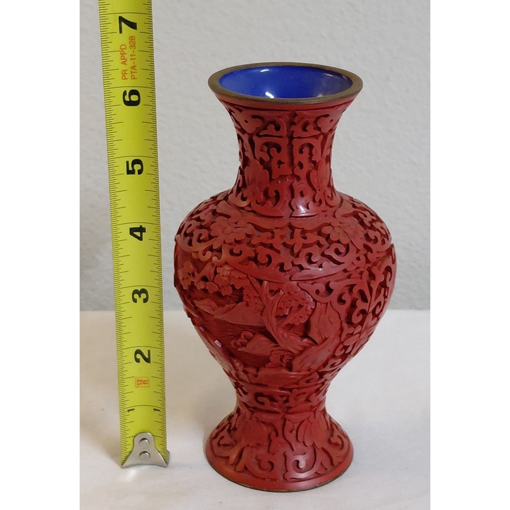 Vintage Chinese Cinnabar Style Carved Lacquer Vase Red Blue Enamel Interior - Picture 7 of 8